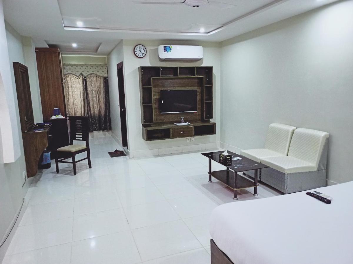 Hotel Crown Inn Multan Dış mekan fotoğraf