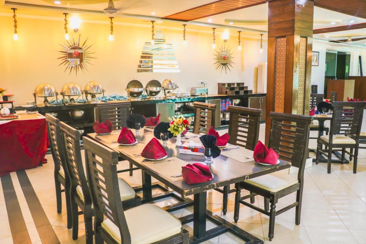 Hotel Crown Inn Multan Dış mekan fotoğraf