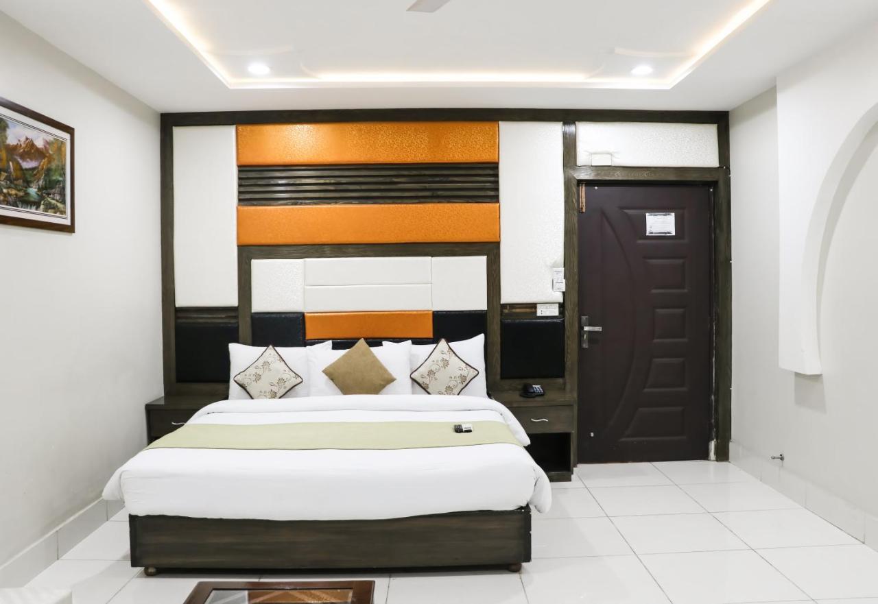 Hotel Crown Inn Multan Dış mekan fotoğraf