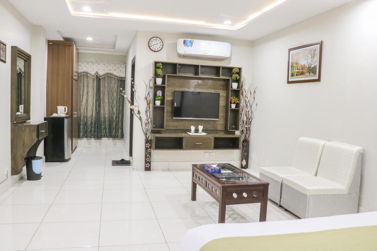 Hotel Crown Inn Multan Dış mekan fotoğraf