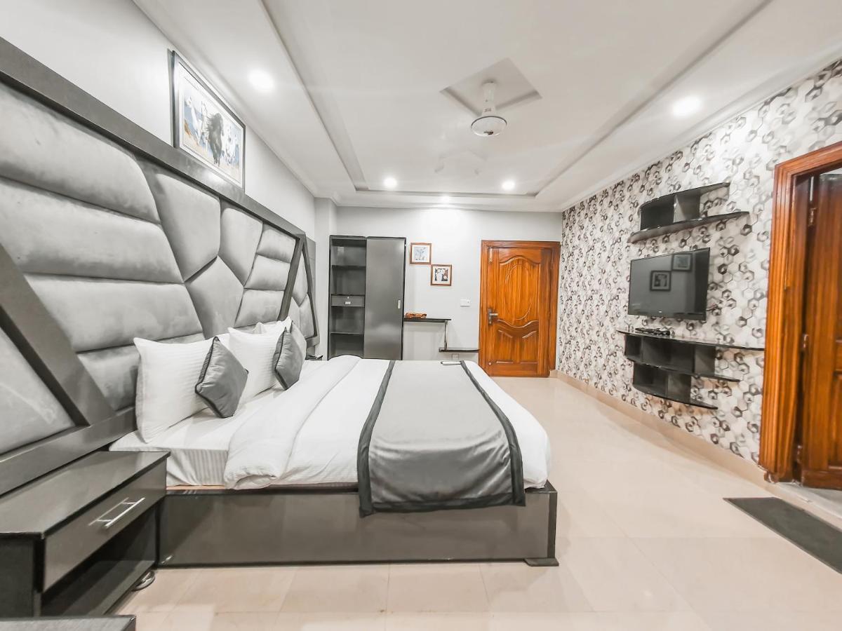 Hotel Crown Inn Multan Dış mekan fotoğraf