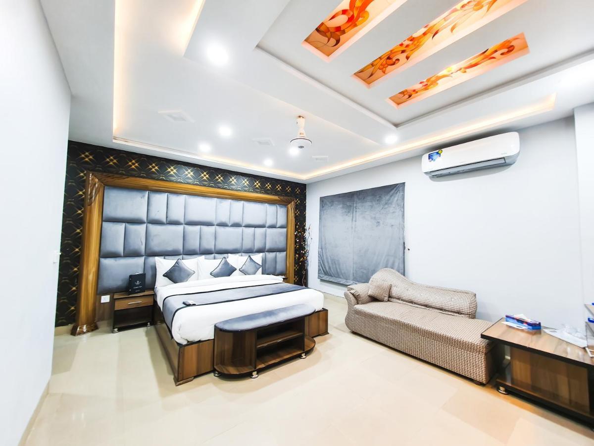 Hotel Crown Inn Multan Dış mekan fotoğraf