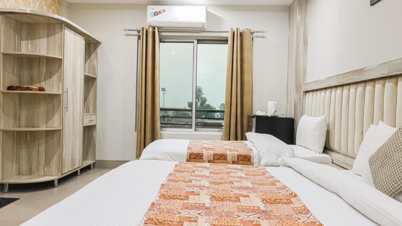 Hotel Crown Inn Multan Dış mekan fotoğraf