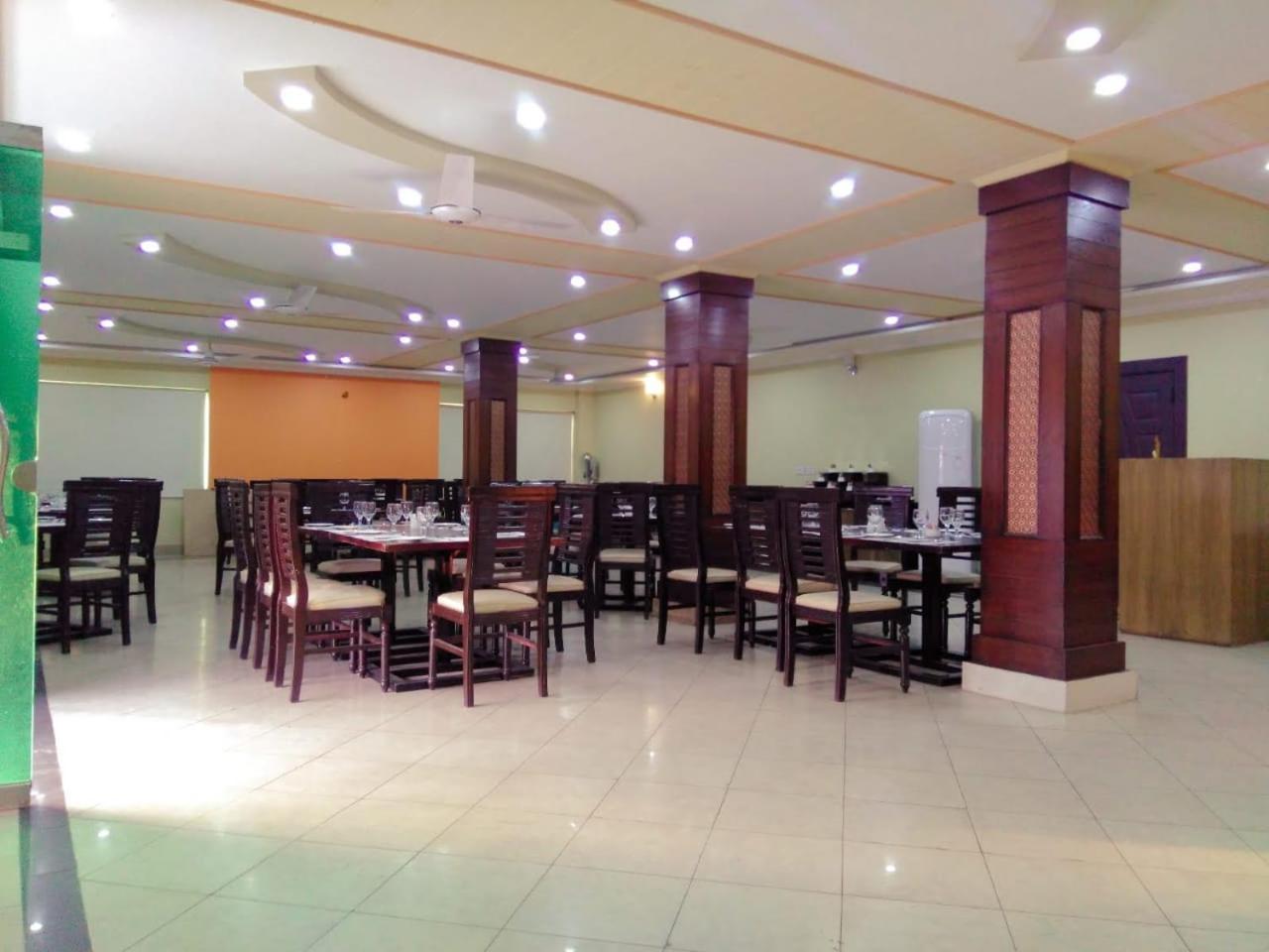 Hotel Crown Inn Multan Dış mekan fotoğraf