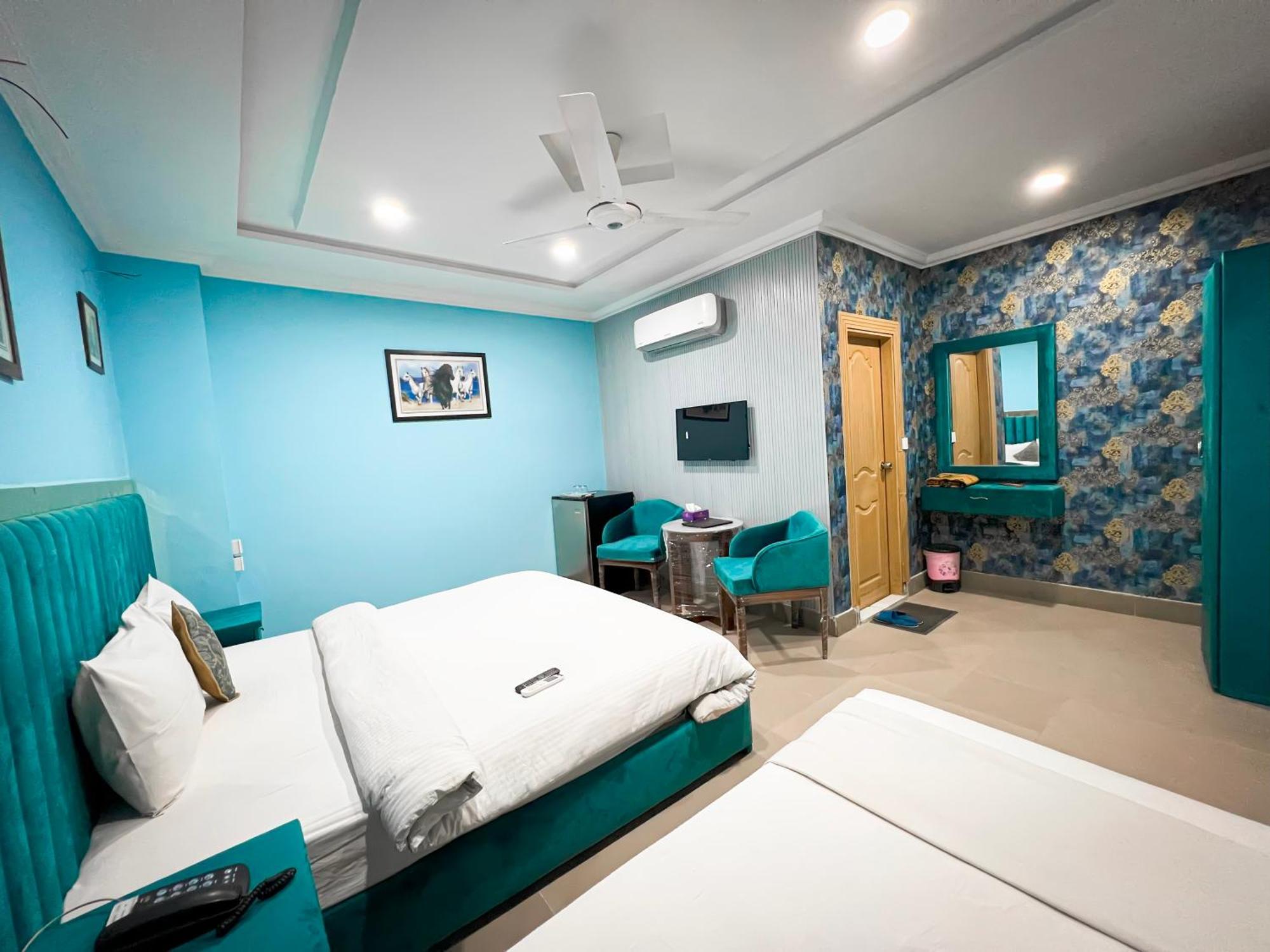 Hotel Crown Inn Multan Dış mekan fotoğraf