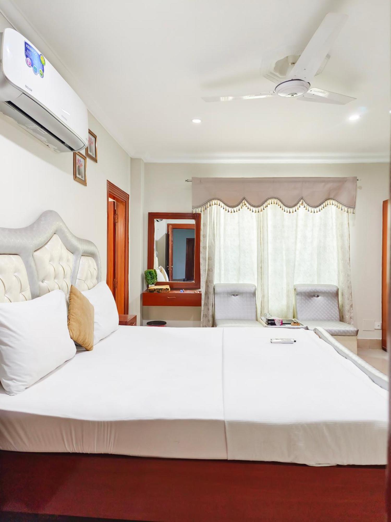 Hotel Crown Inn Multan Dış mekan fotoğraf
