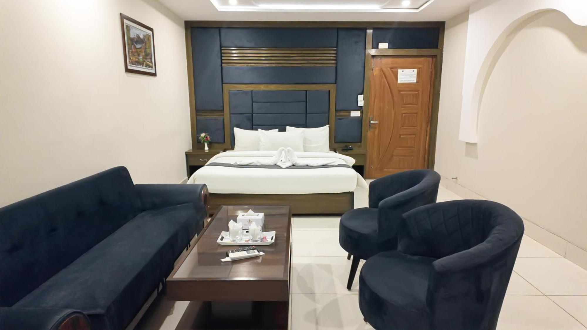 Hotel Crown Inn Multan Dış mekan fotoğraf