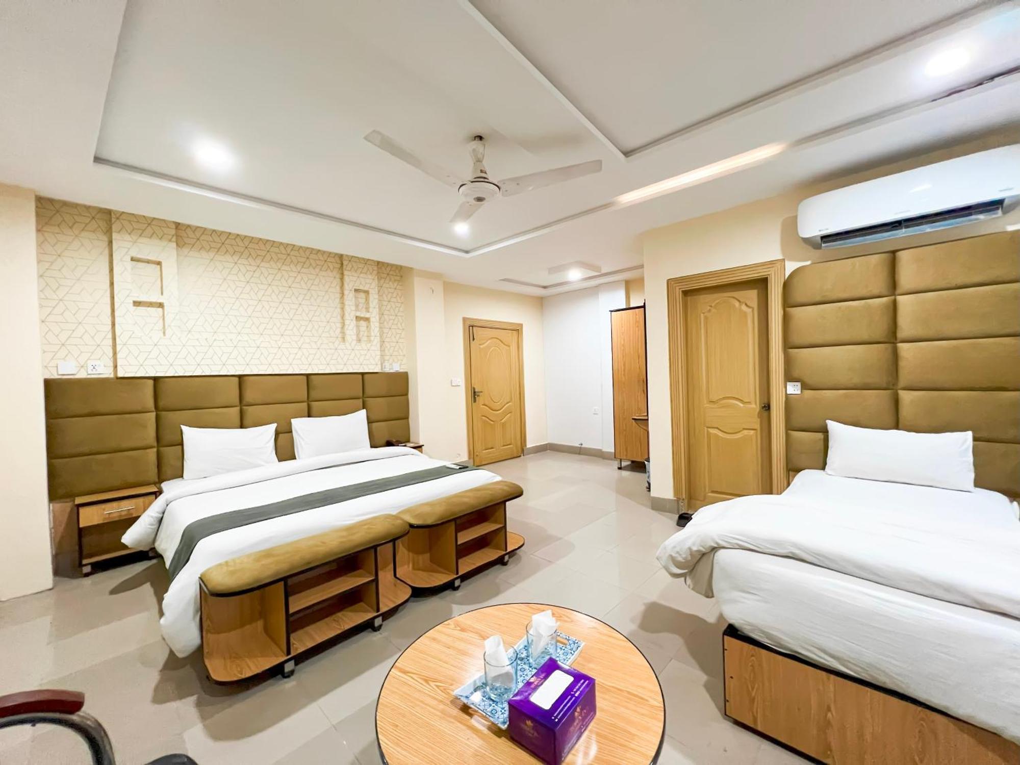 Hotel Crown Inn Multan Dış mekan fotoğraf