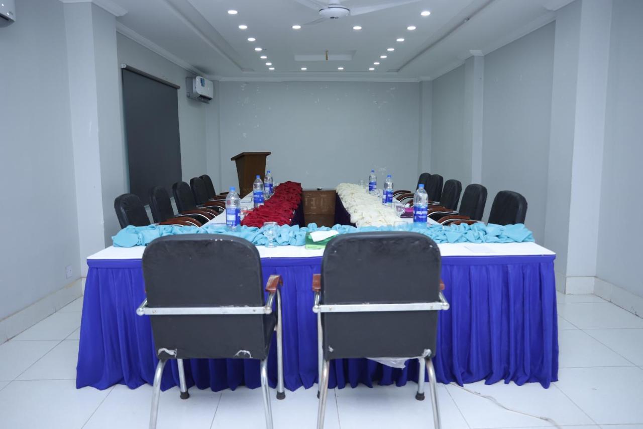 Hotel Crown Inn Multan Dış mekan fotoğraf